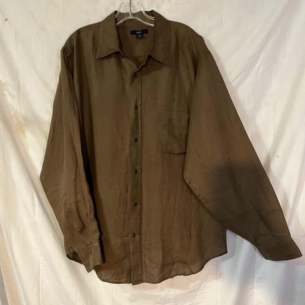 GAP Men’s Brown Button-front Shirt. XL